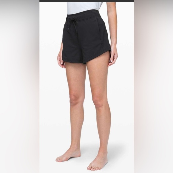 Lululemon Black Inner Glow Shorts - Picture 2 of 6
